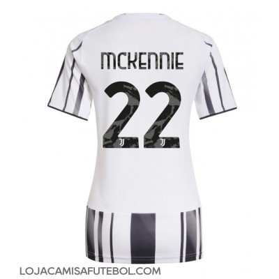 Camisa de Futebol Juventus Weston McKennie #22 Equipamento Principal Mulheres 2025-26 Manga Curta Camisa de Futebol Juventus Weston McKennie #22 Equipamento Principal Mulheres 2025-26 Manga Curta